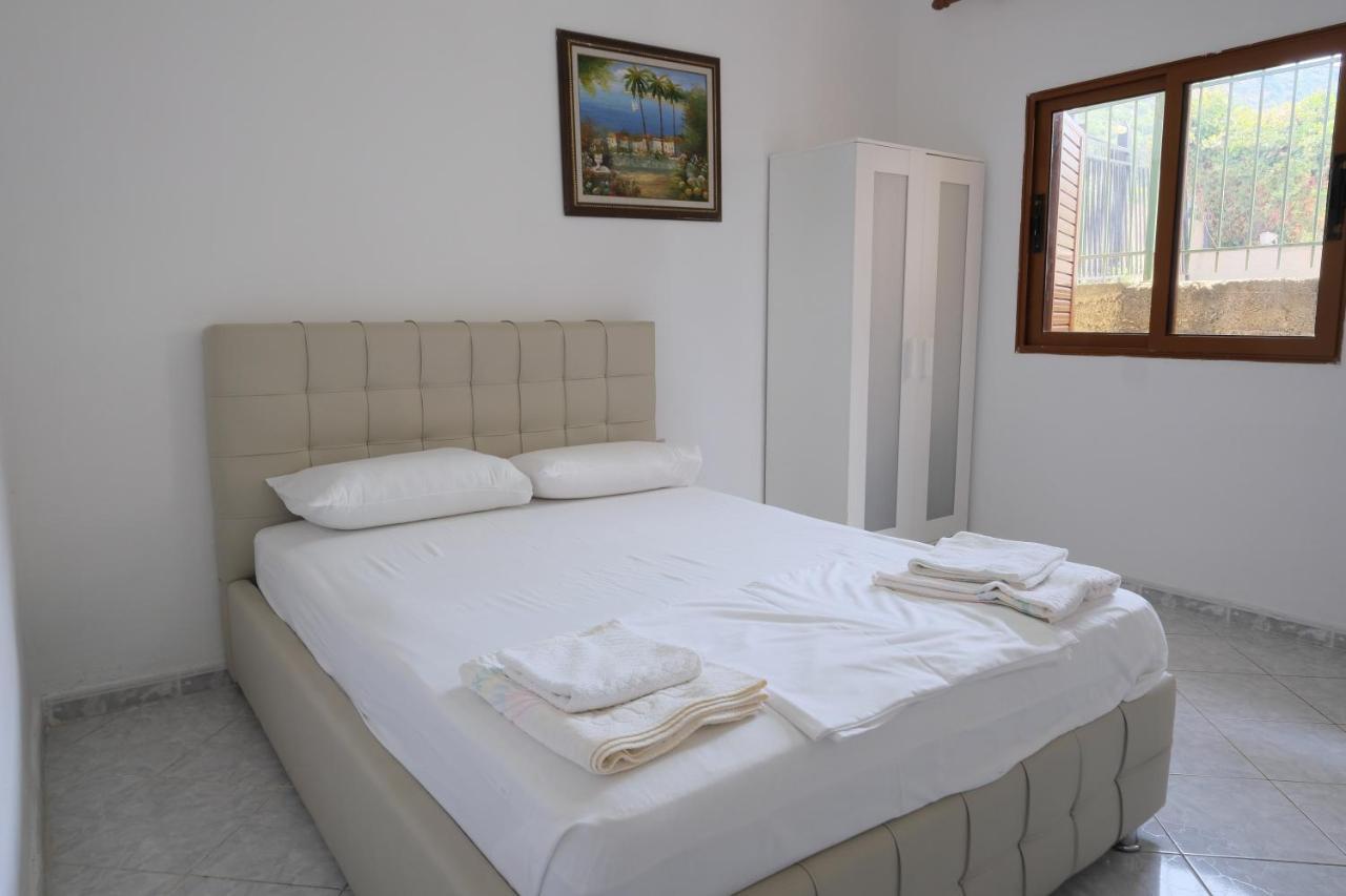 Mehilli Hotel Dhërmi Kültér fotó