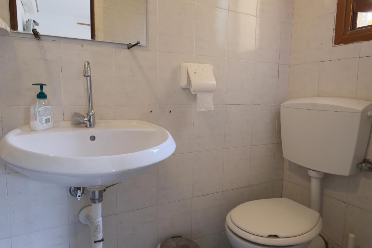 Mehilli Hotel Dhërmi Kültér fotó