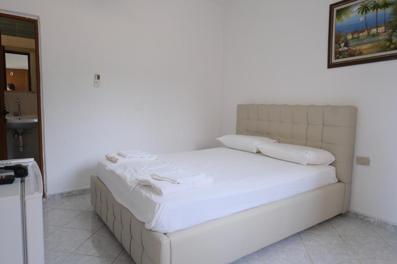 Mehilli Hotel Dhërmi Kültér fotó