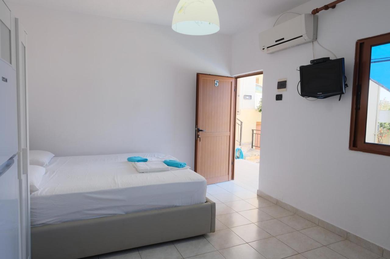 Mehilli Hotel Dhërmi Kültér fotó