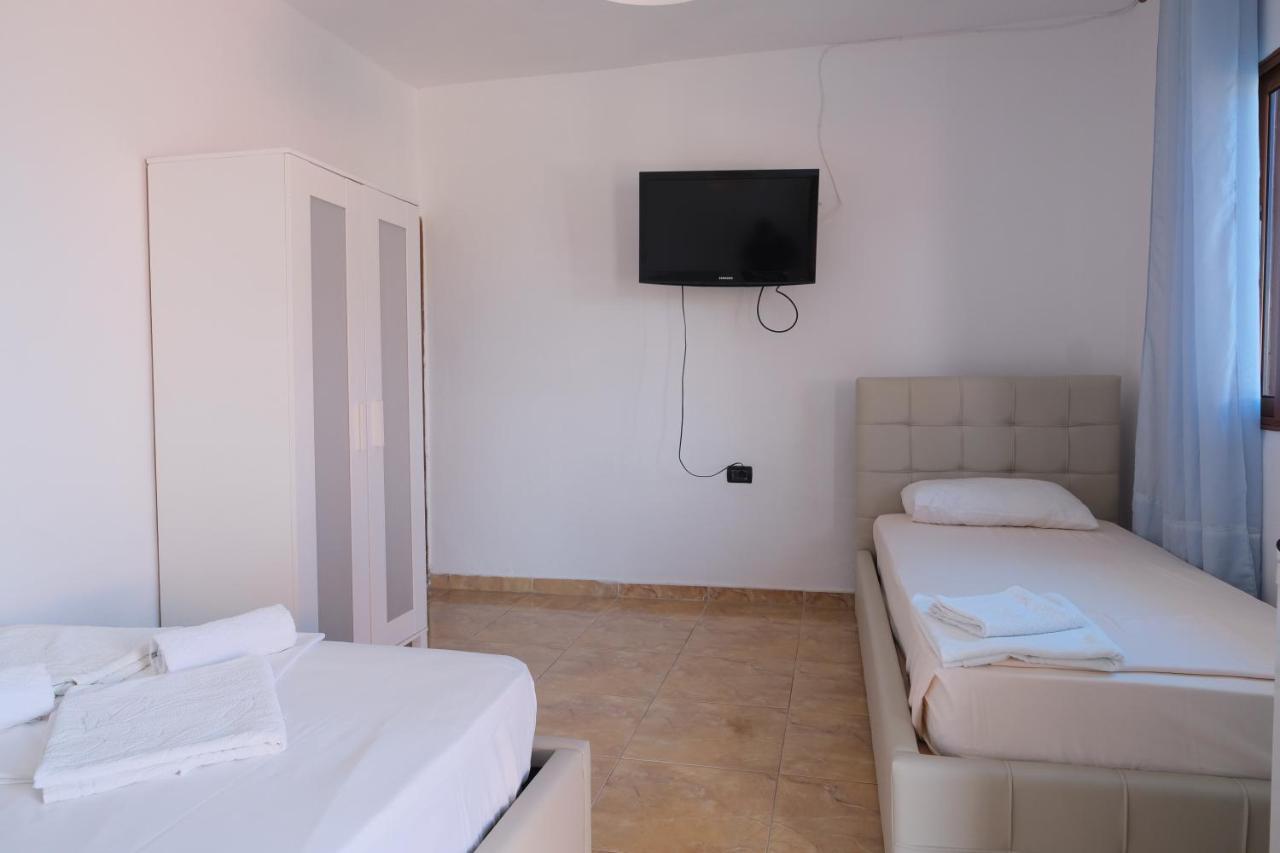 Mehilli Hotel Dhërmi Kültér fotó