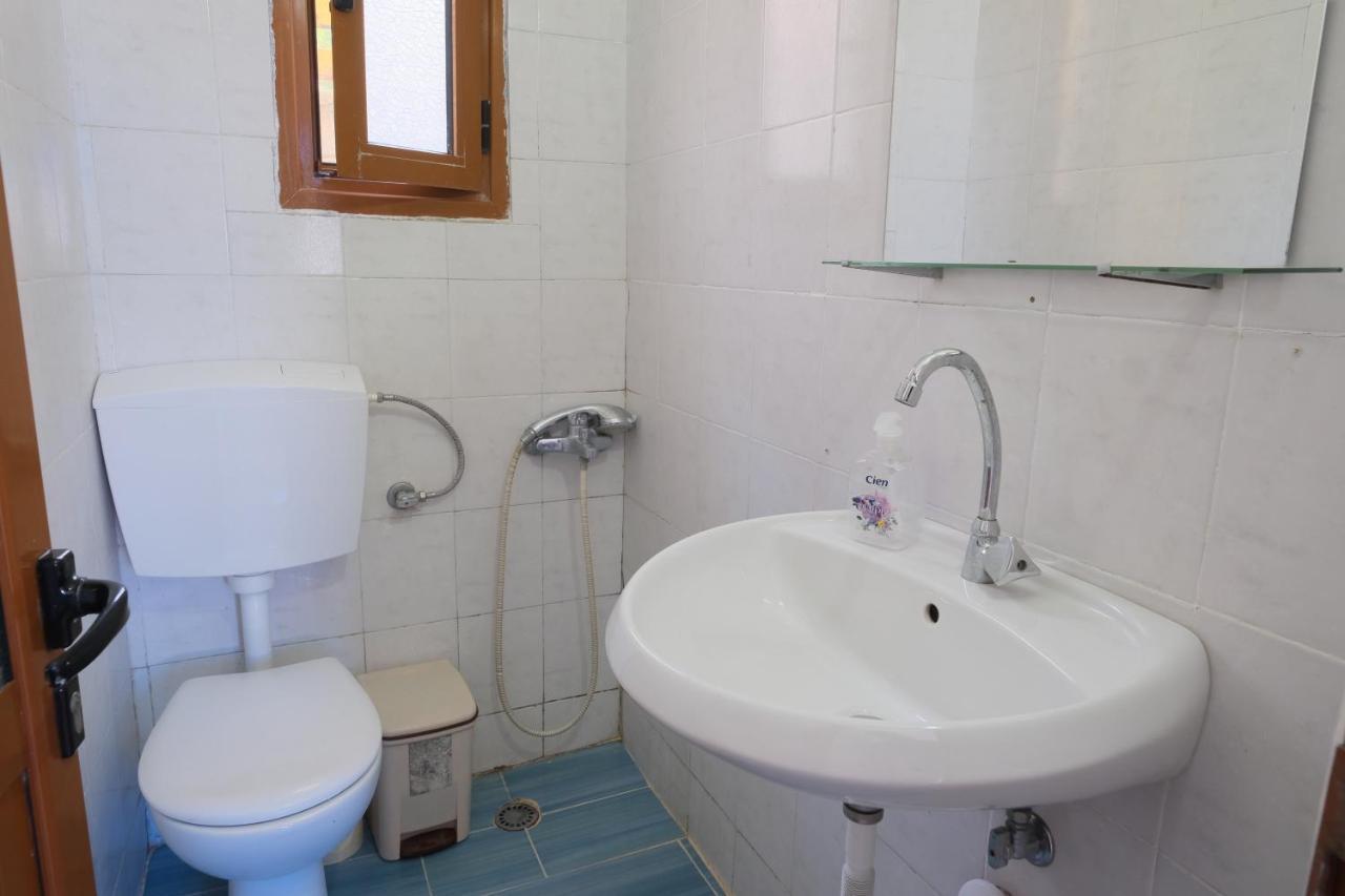 Mehilli Hotel Dhërmi Kültér fotó