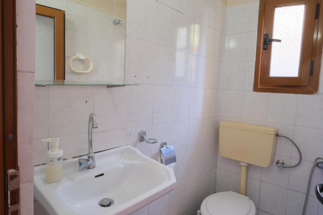 Mehilli Hotel Dhërmi Kültér fotó