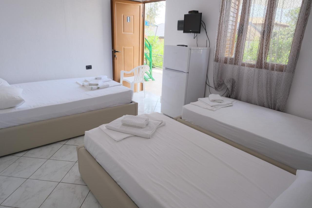 Mehilli Hotel Dhërmi Kültér fotó