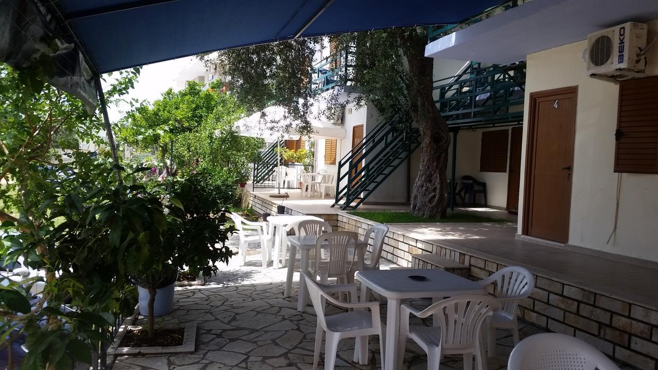 Mehilli Hotel Dhërmi Kültér fotó