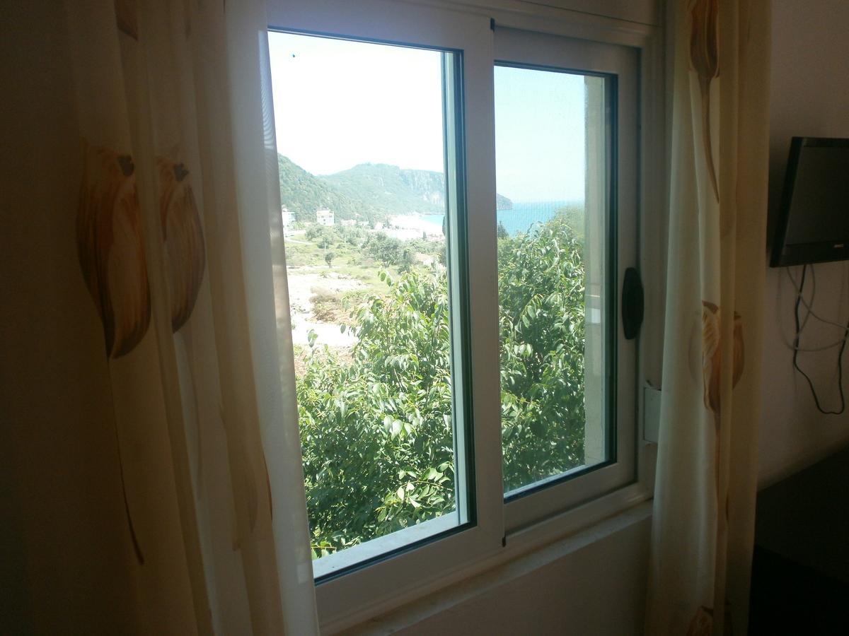 Mehilli Hotel Dhërmi Kültér fotó
